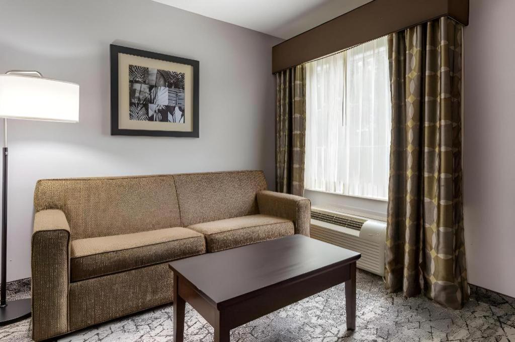 Best Western Oakdale Inn Exterior foto